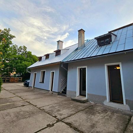 Uv Apartmany บันสกา ชีอาว์นีซา ภายนอก รูปภาพ